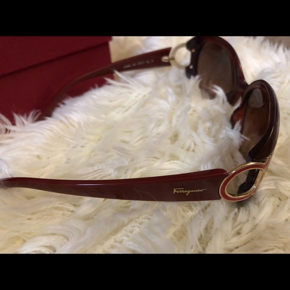 NWT Salvatore Ferragamo Shades๐๐๐๐๐ - Picture 7 of 7